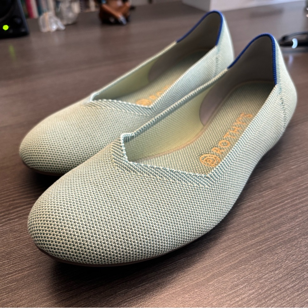 Pristine Rothy's Green Flats